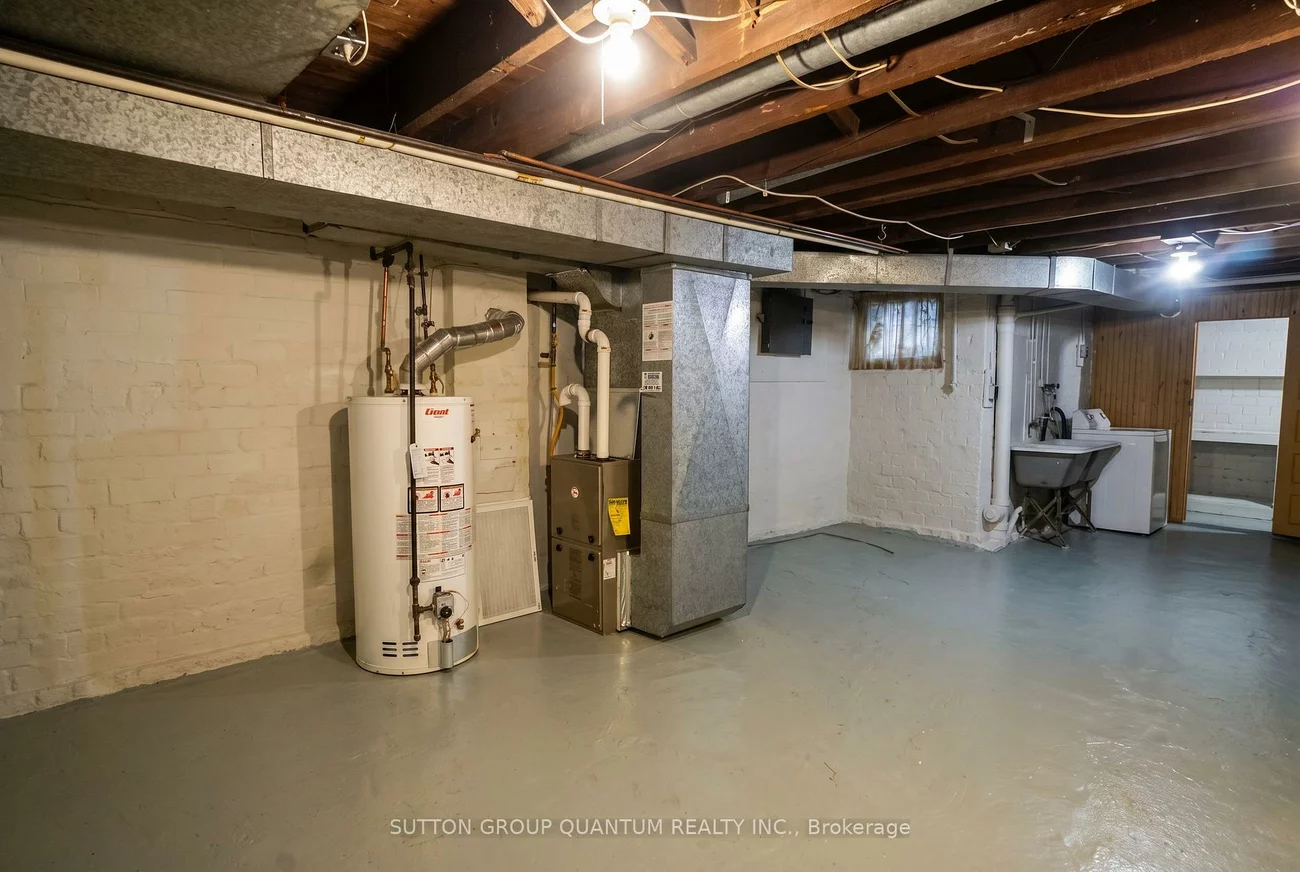 28, Silver, Roncesvalles, Toronto