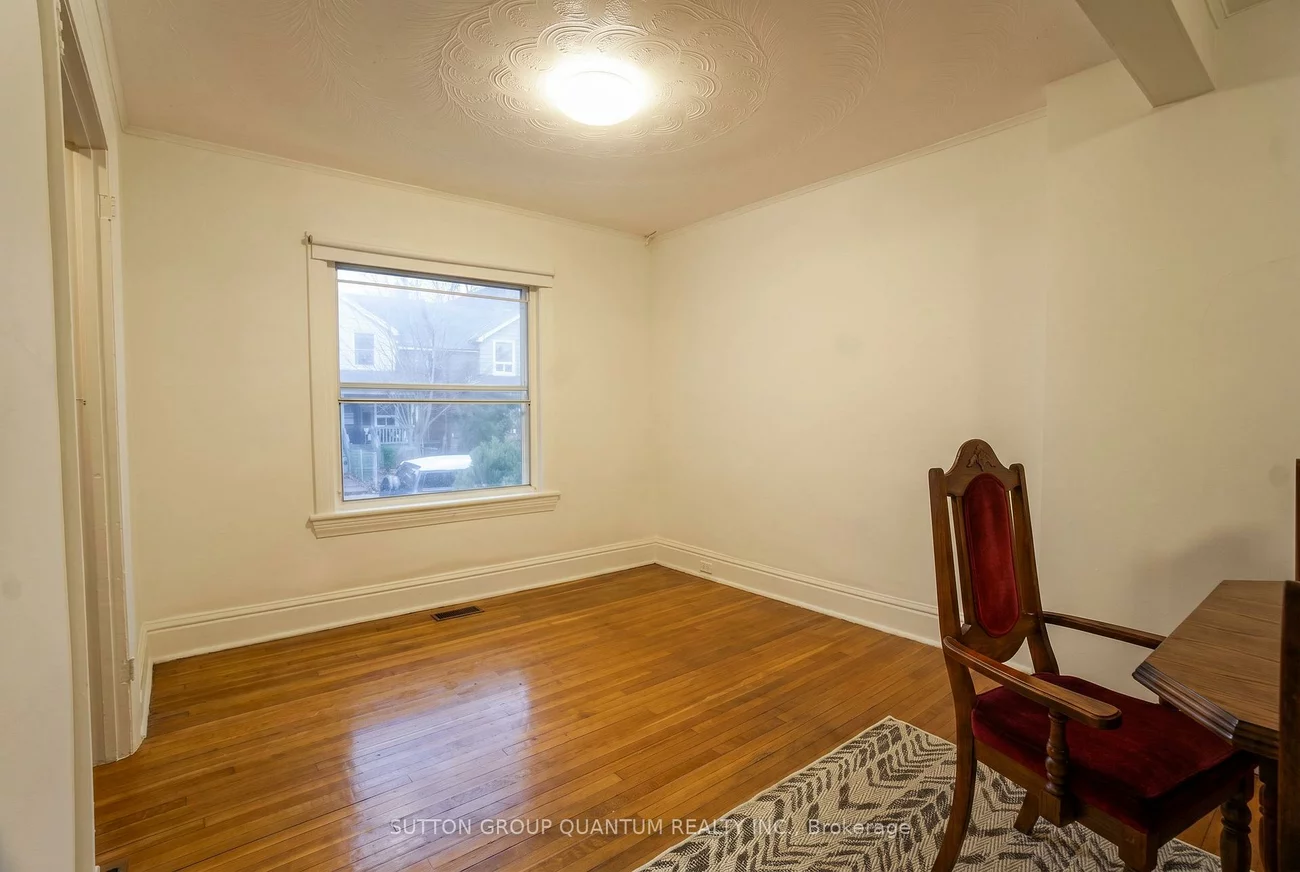 28, Silver, Roncesvalles, Toronto