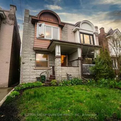 28, Silver, Roncesvalles, Toronto