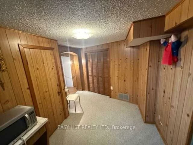 49, Blaydon, Downsview-Roding-CFB, Toronto