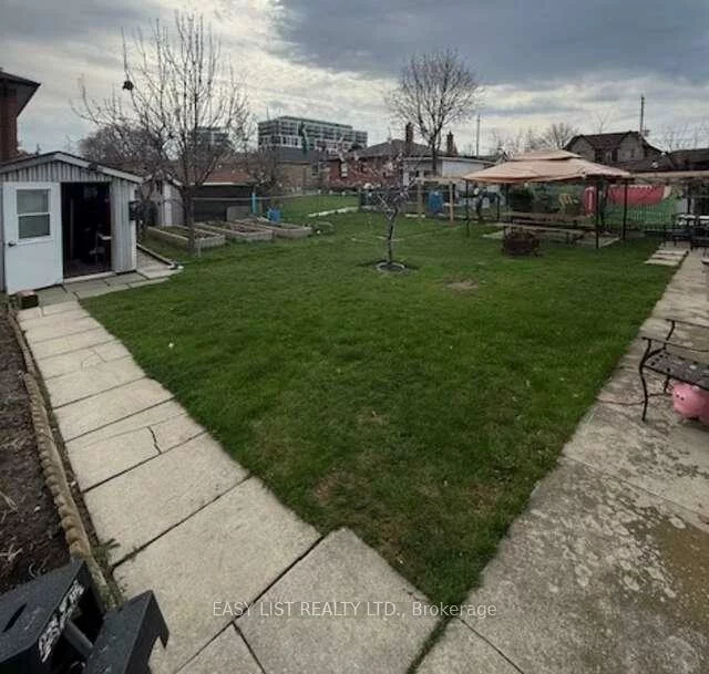 49, Blaydon, Downsview-Roding-CFB, Toronto
