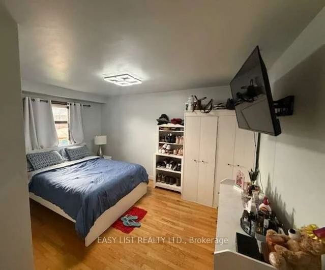 49, Blaydon, Downsview-Roding-CFB, Toronto