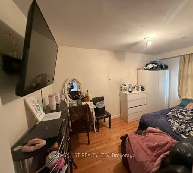 49, Blaydon, Downsview-Roding-CFB, Toronto