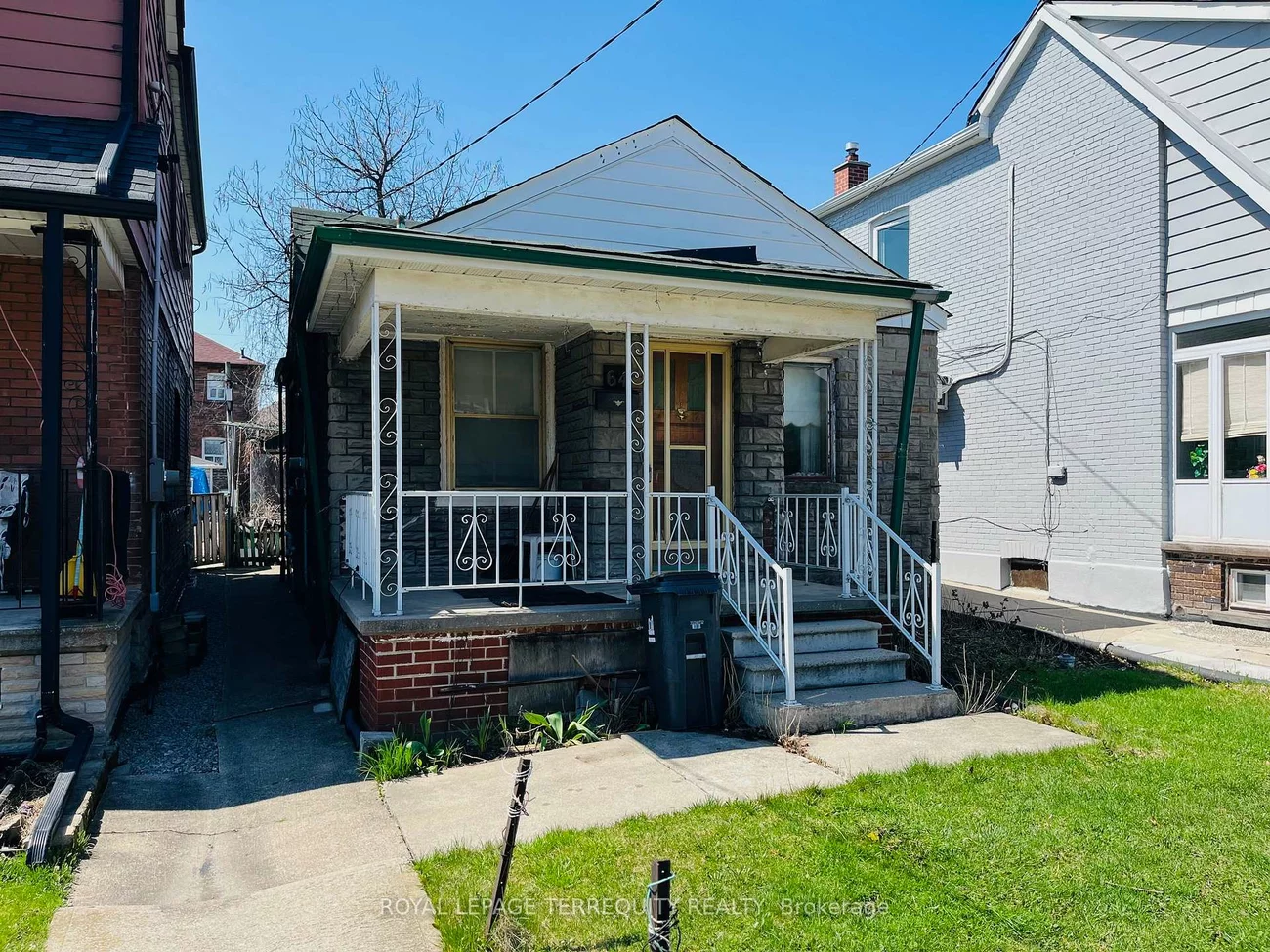 64, Chambers, Weston-Pellam Park, Toronto