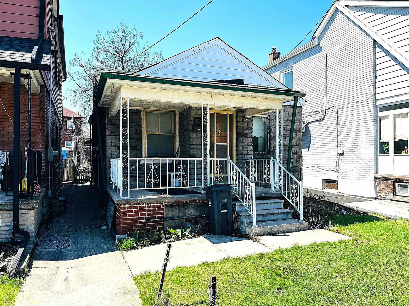 64, Chambers, Weston-Pellam Park, Toronto