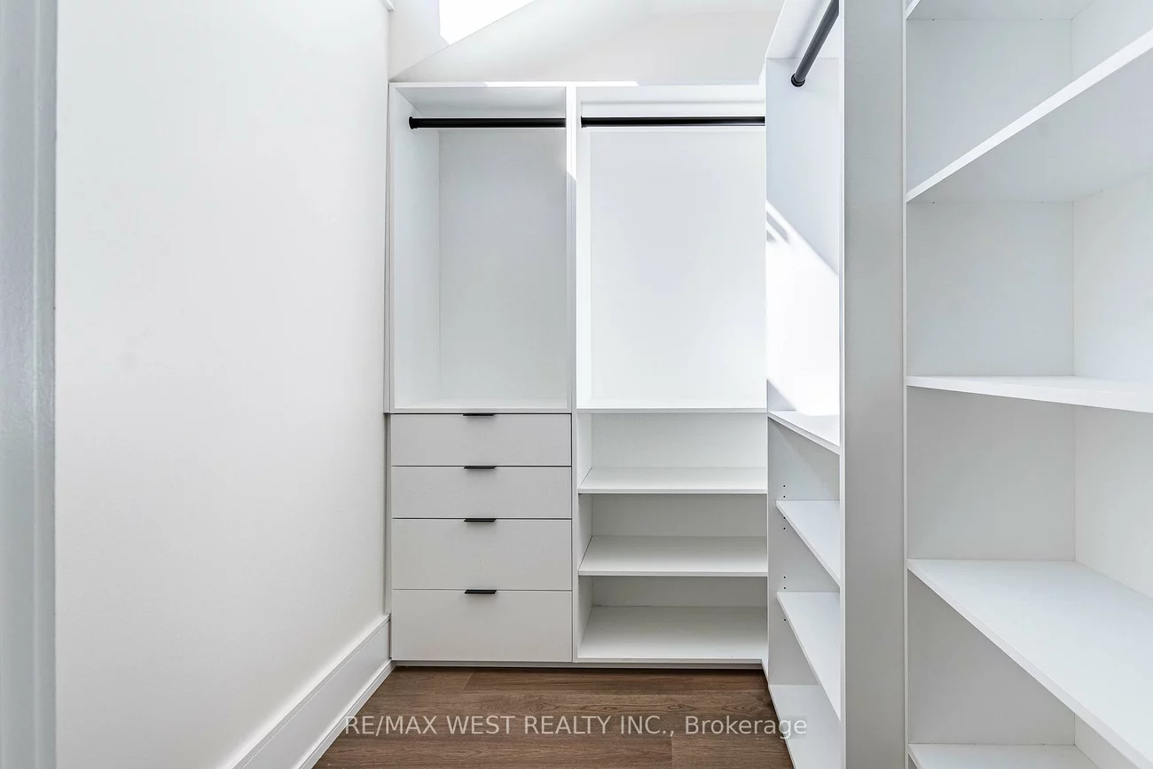 29, Blaketon, Islington-City Centre West, Toronto