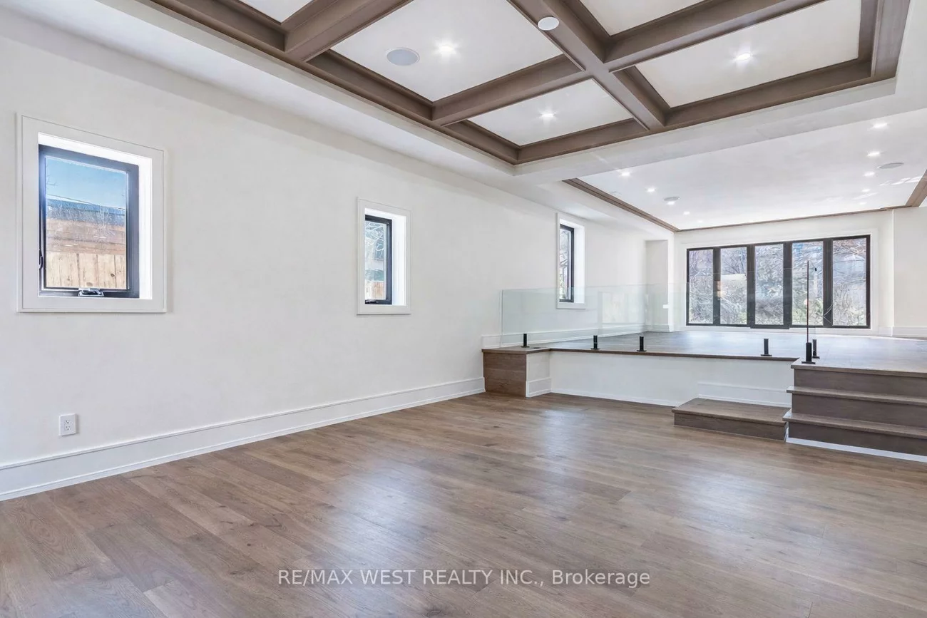 29, Blaketon, Islington-City Centre West, Toronto