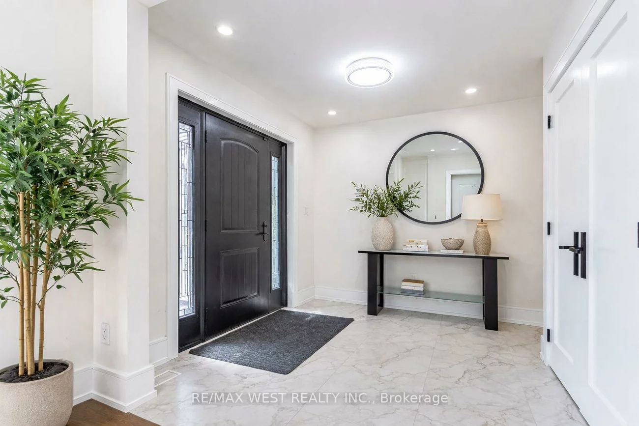 29, Blaketon, Islington-City Centre West, Toronto
