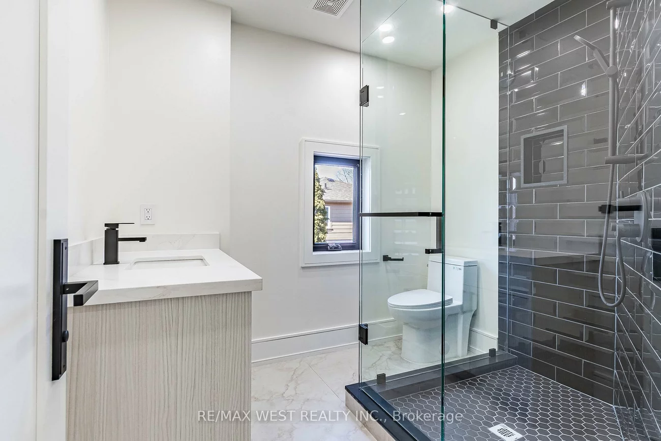 29, Blaketon, Islington-City Centre West, Toronto