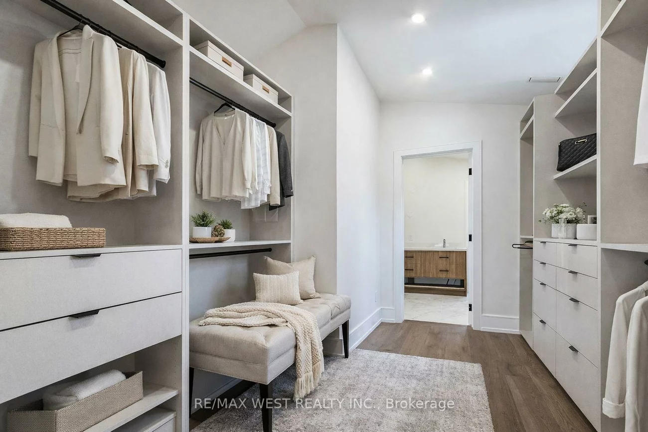 29, Blaketon, Islington-City Centre West, Toronto