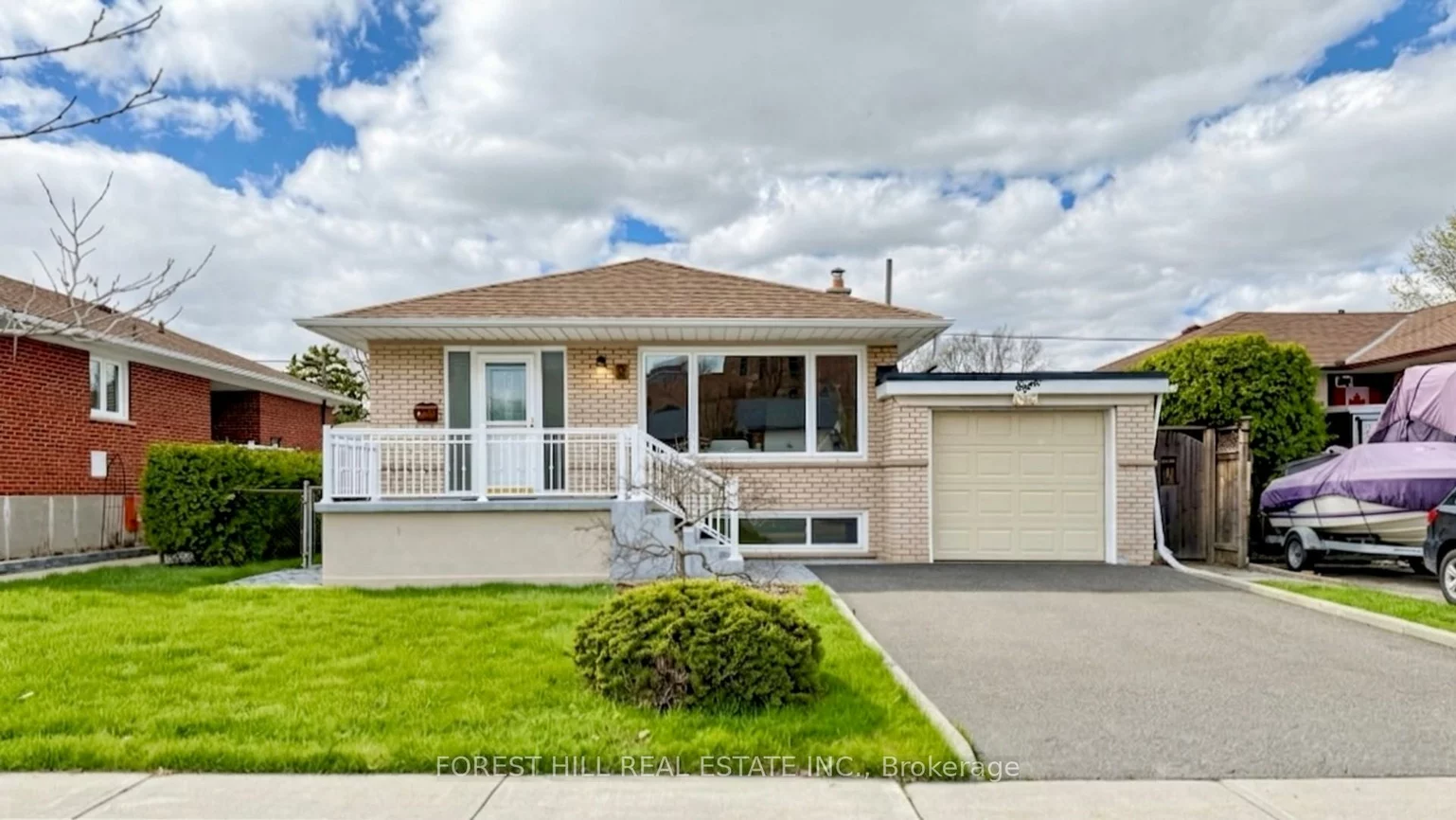 8, Summerfield, Eringate-Centennial-West Deane, Toronto