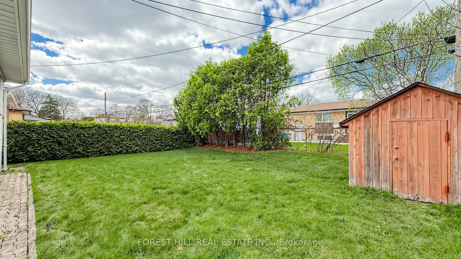 8, Summerfield, Eringate-Centennial-West Deane, Toronto
