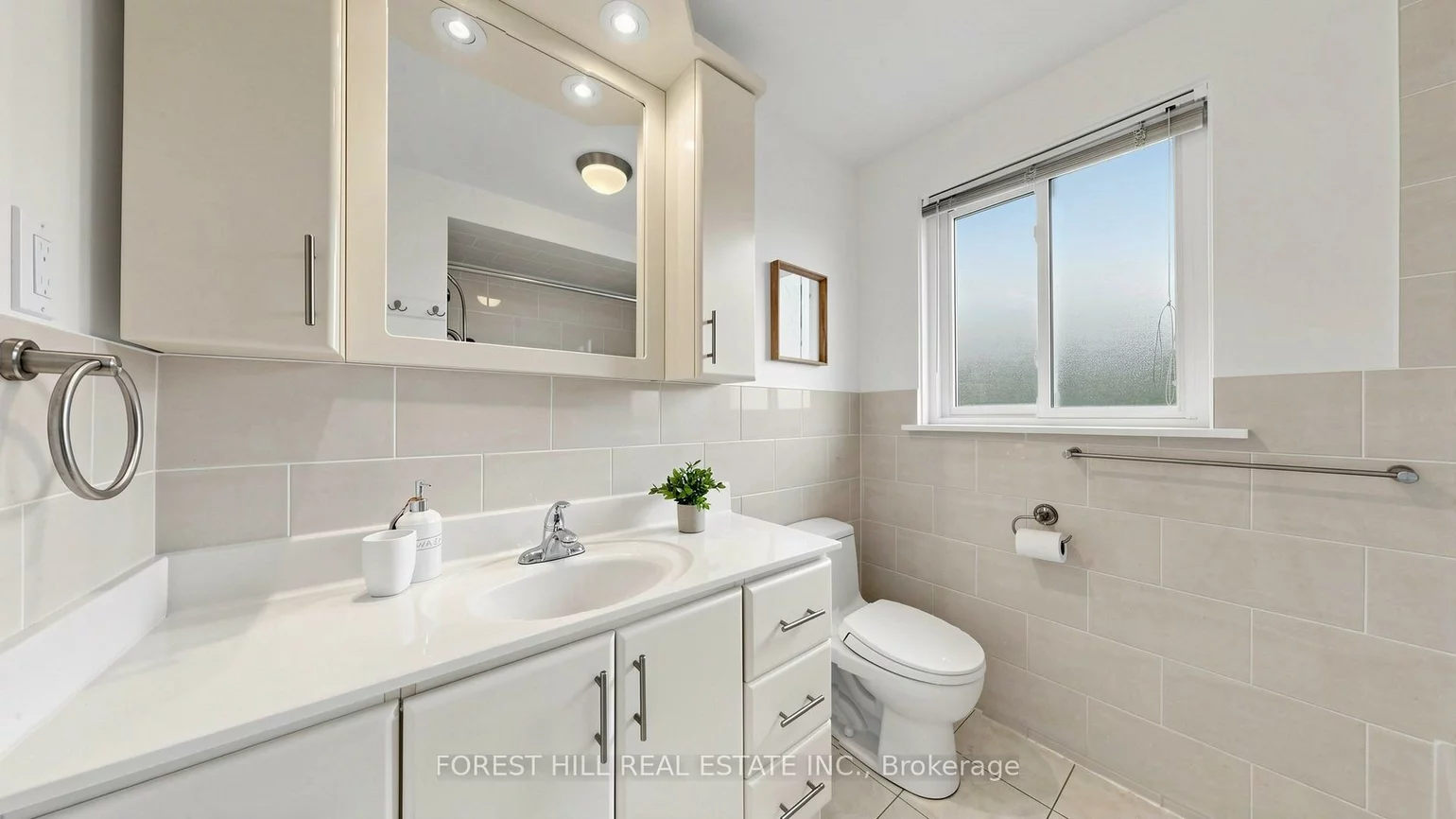 8, Summerfield, Eringate-Centennial-West Deane, Toronto