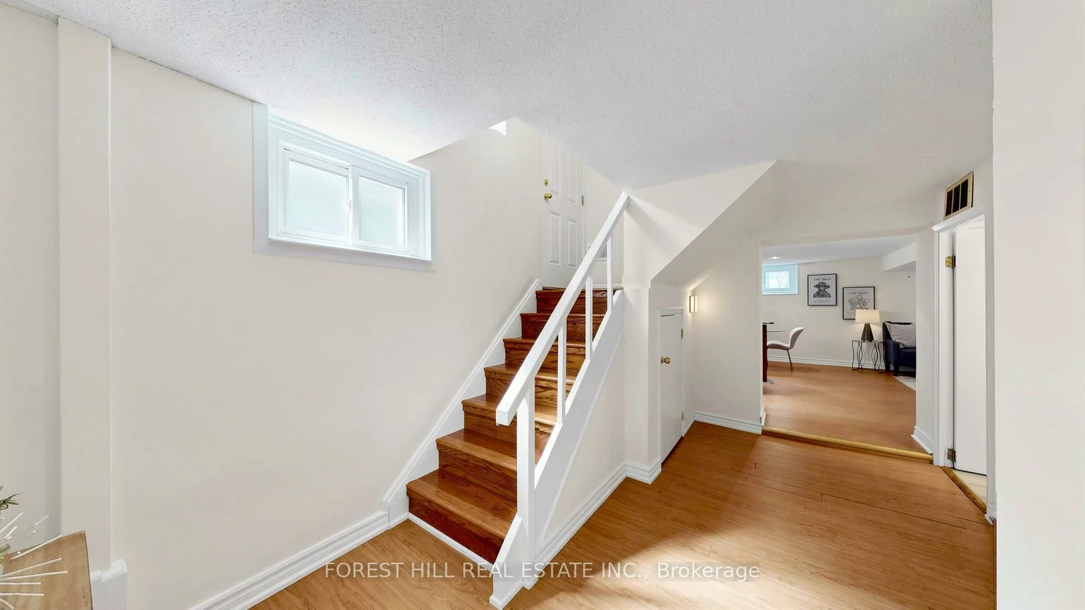 8, Summerfield, Eringate-Centennial-West Deane, Toronto