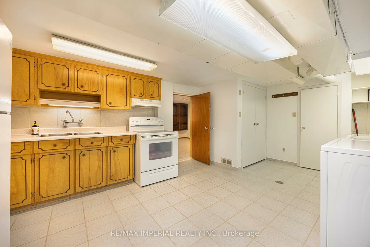 7, Doddington, Stonegate-Queensway, Toronto