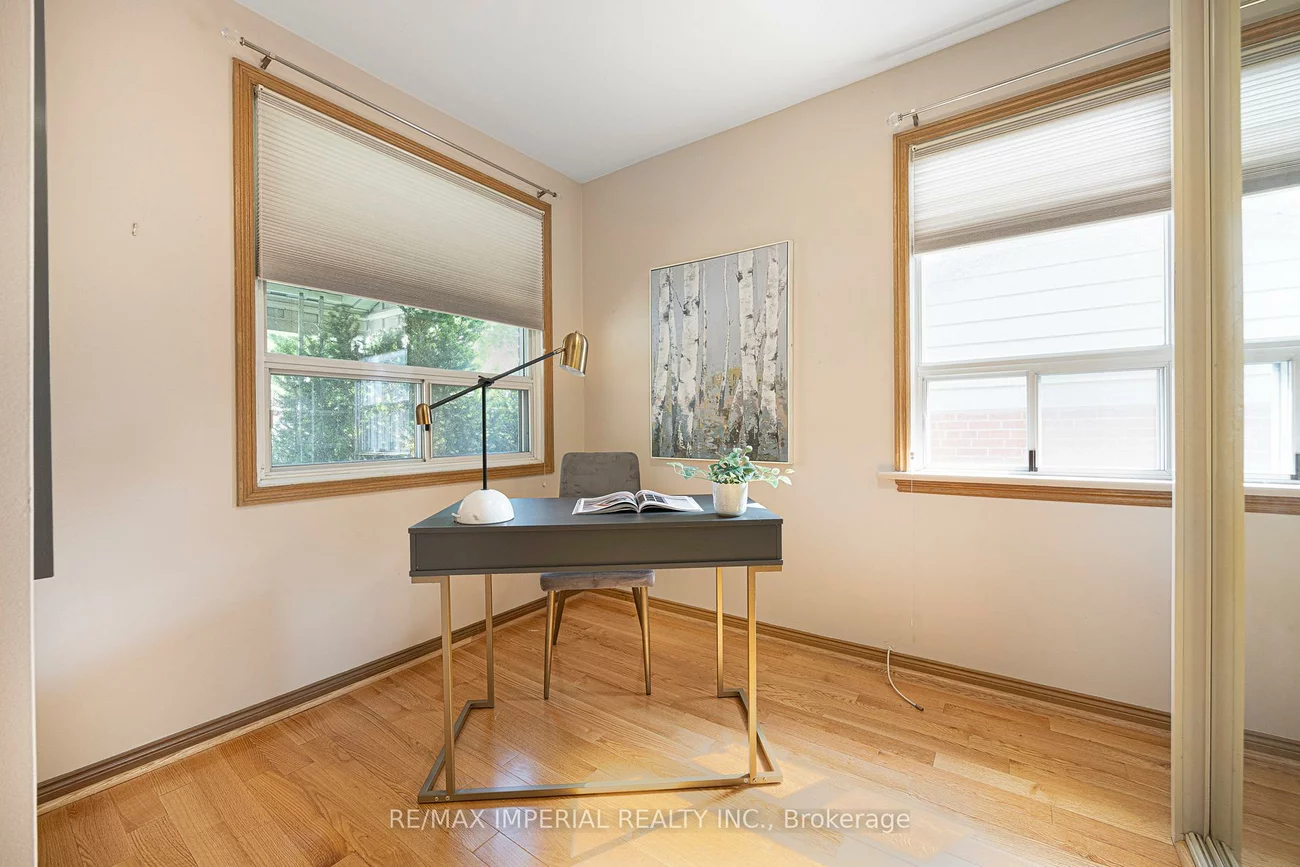 7, Doddington, Stonegate-Queensway, Toronto