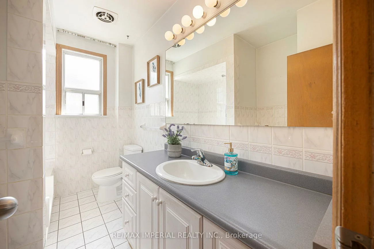 7, Doddington, Stonegate-Queensway, Toronto