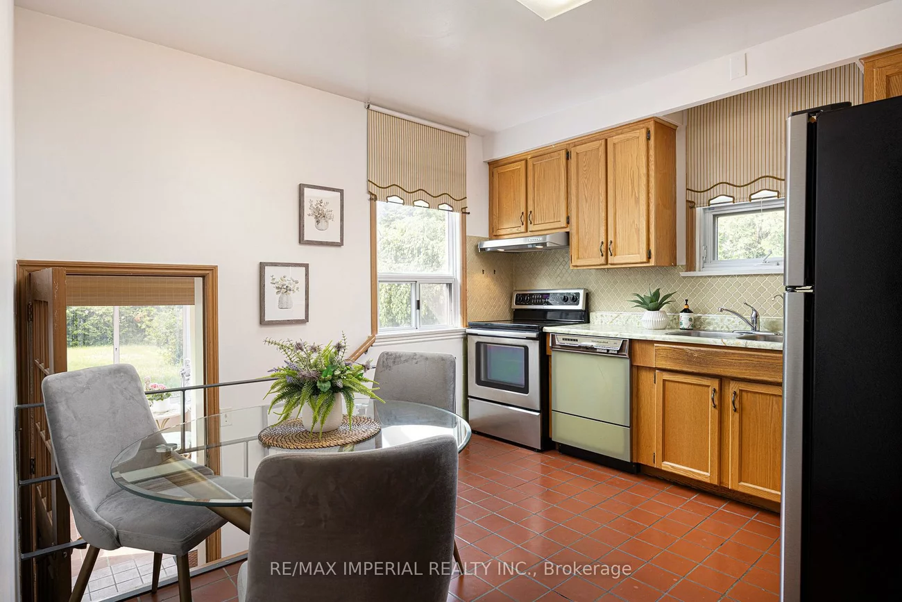 7, Doddington, Stonegate-Queensway, Toronto