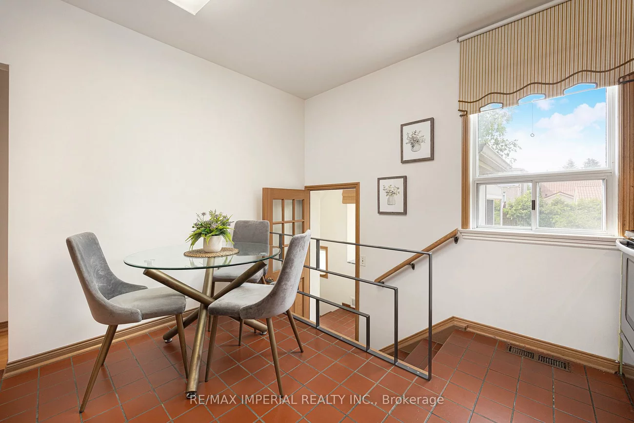 7, Doddington, Stonegate-Queensway, Toronto