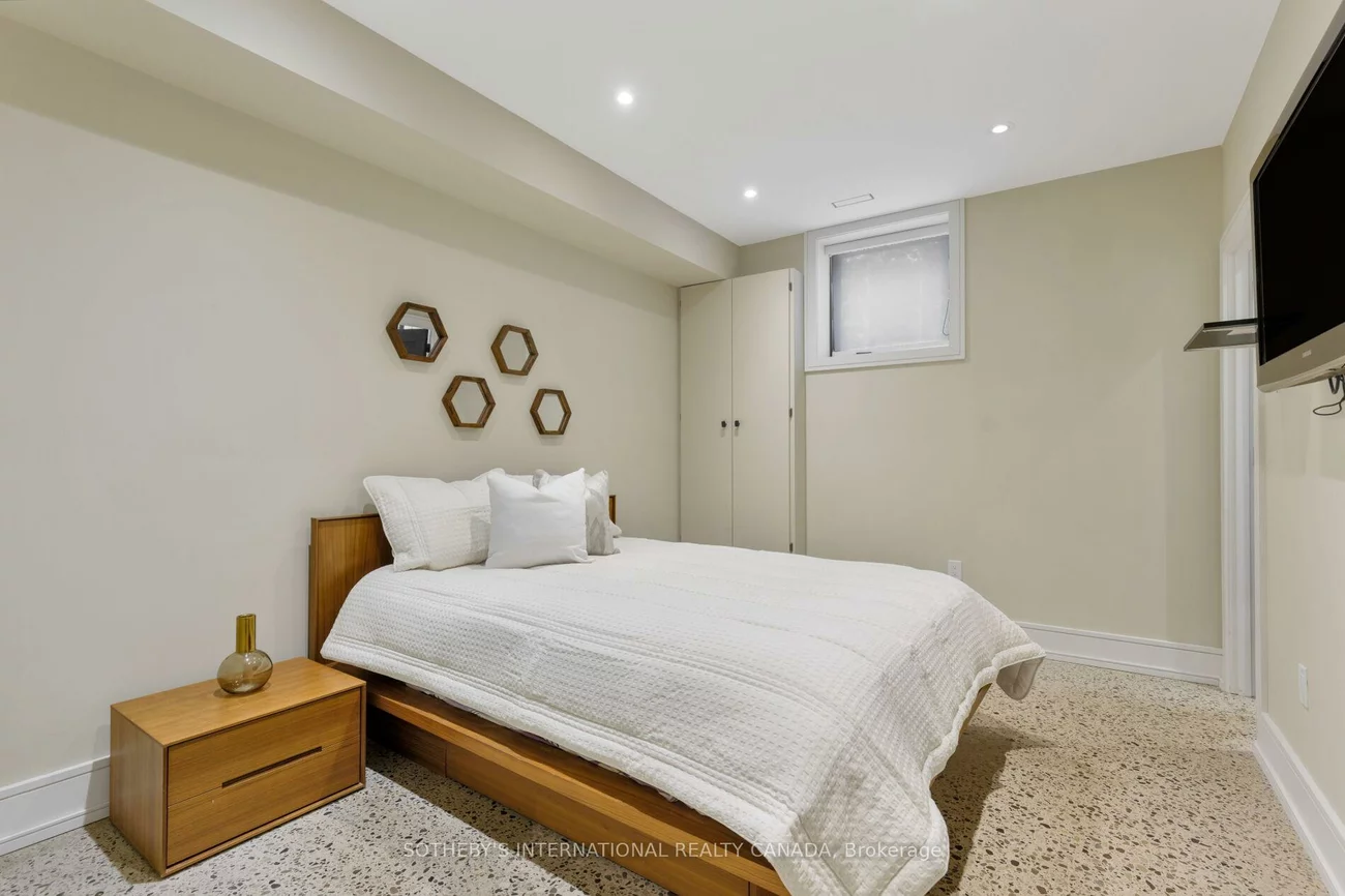 85, Kingsway, Kingsway South, Toronto