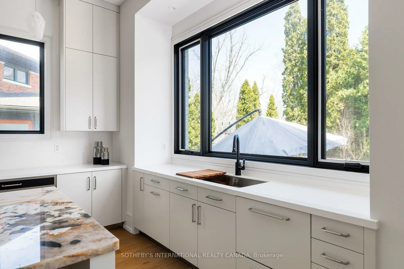 85, Kingsway, Kingsway South, Toronto