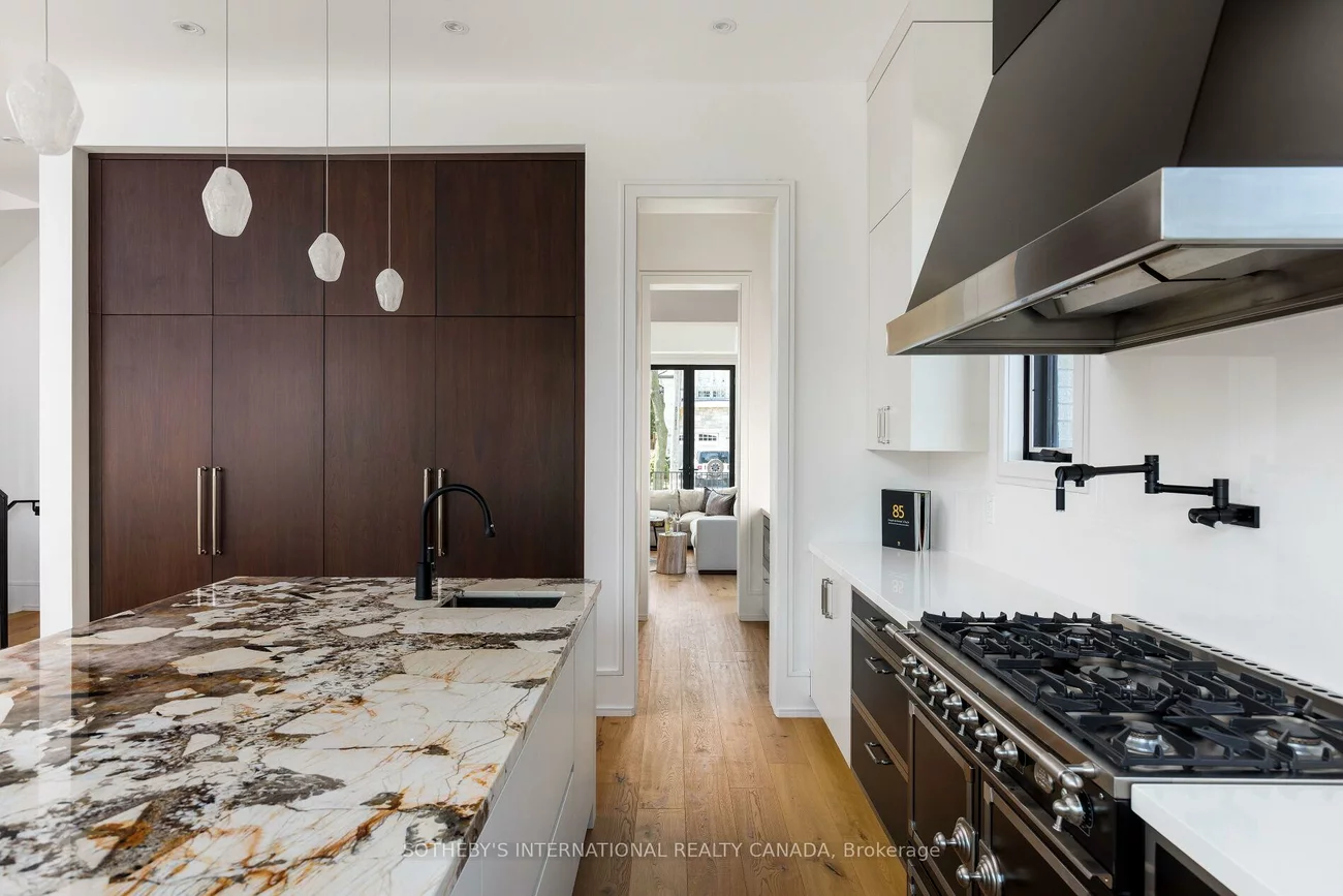 85, Kingsway, Kingsway South, Toronto