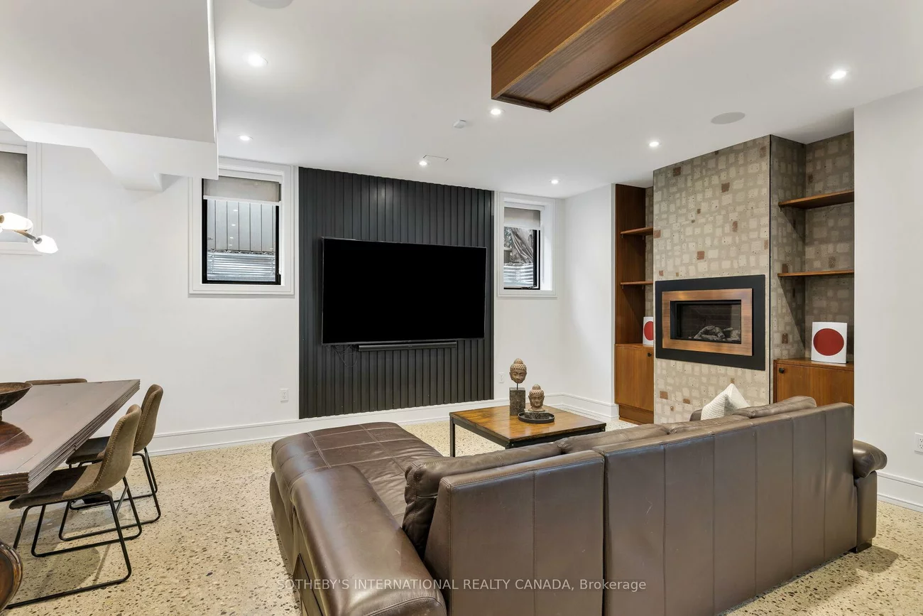 85, Kingsway, Kingsway South, Toronto