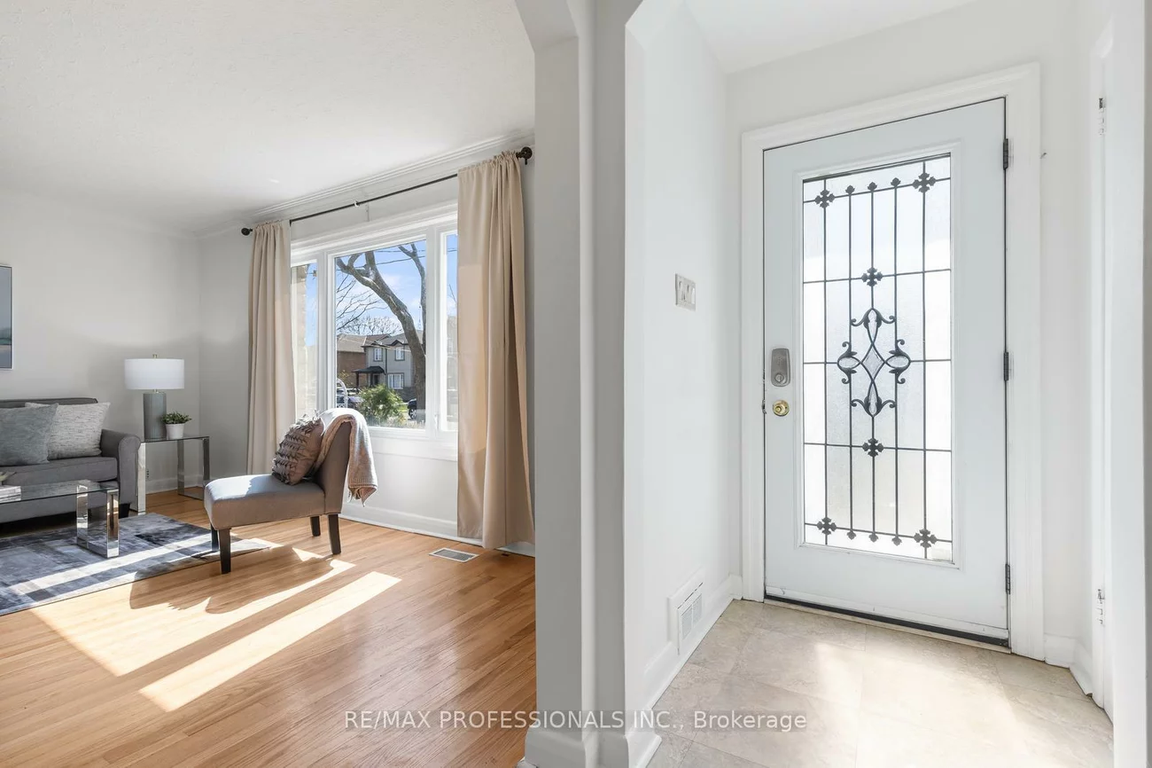 25, Charleston, Islington-City Centre West, Toronto