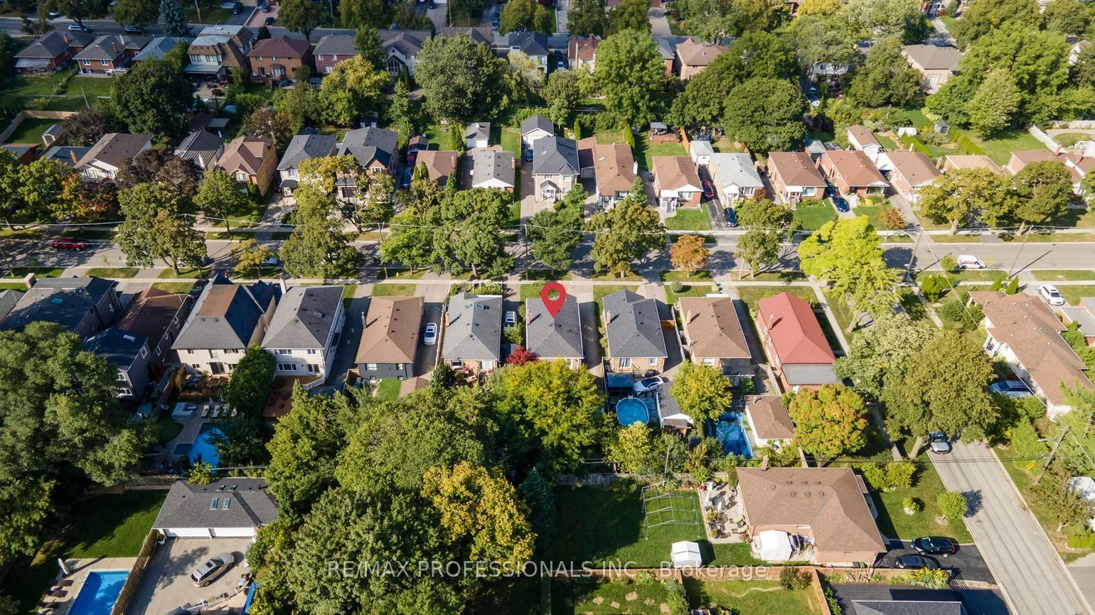 25, Charleston, Islington-City Centre West, Toronto