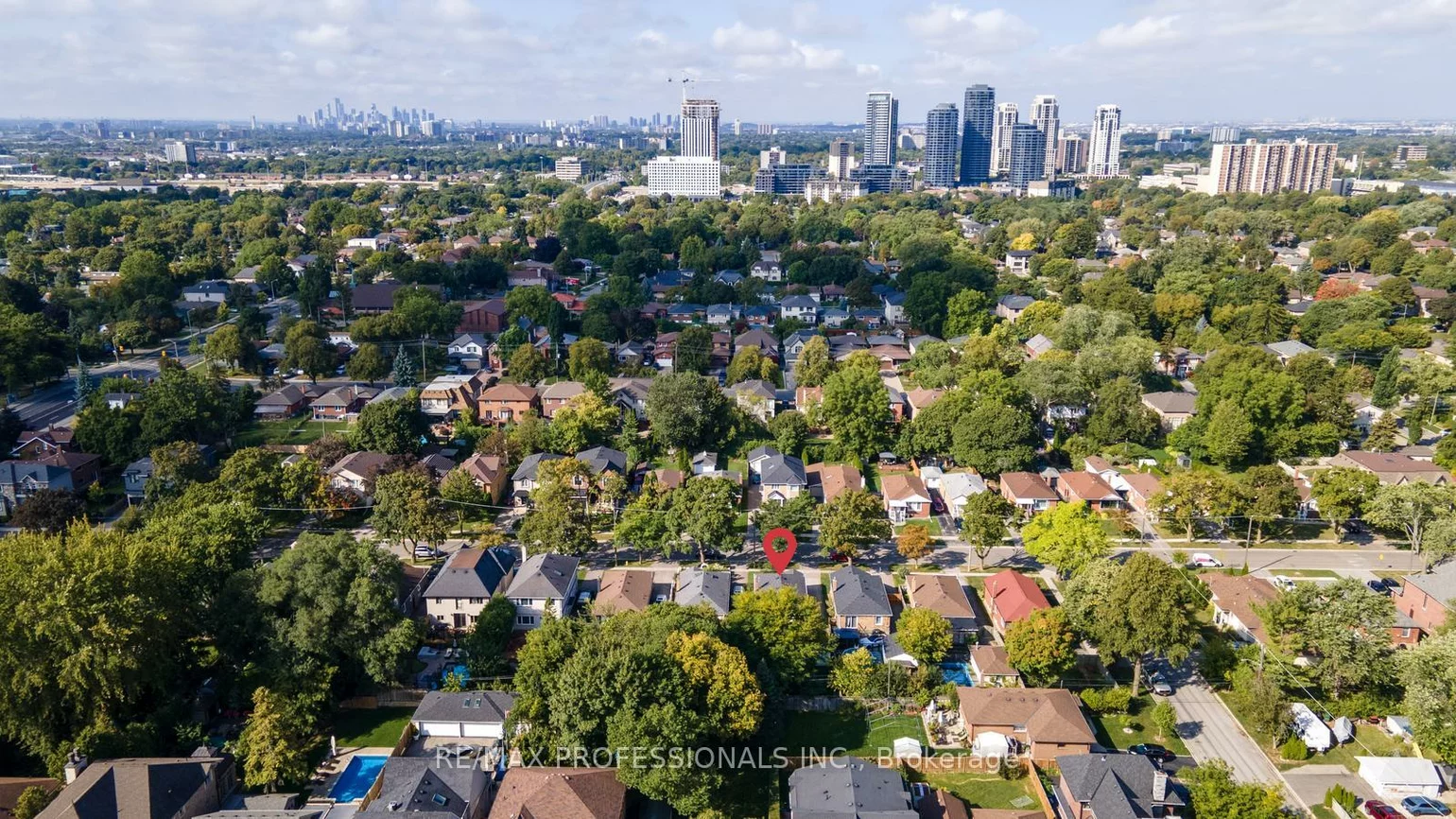 25, Charleston, Islington-City Centre West, Toronto