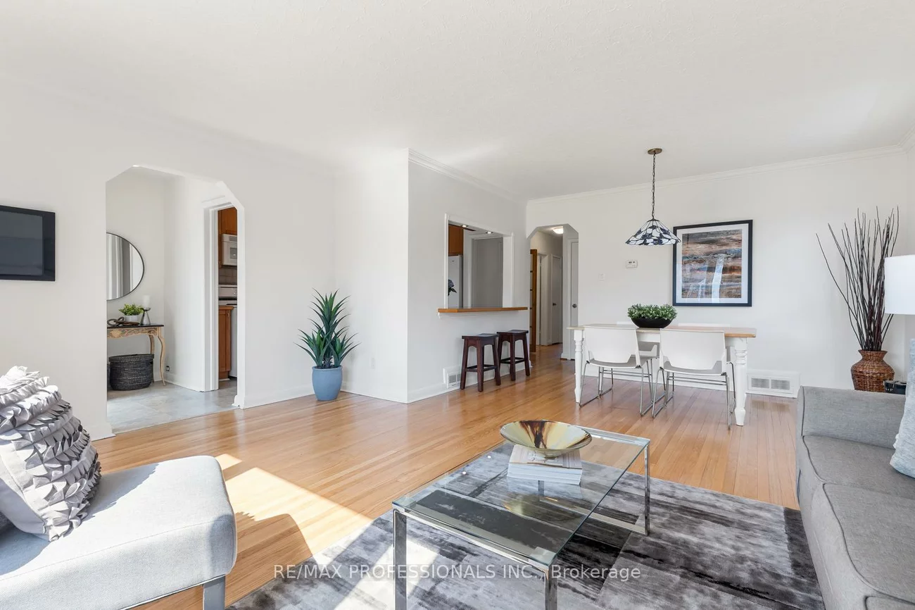 25, Charleston, Islington-City Centre West, Toronto