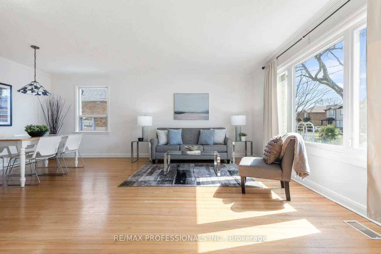 25, Charleston, Islington-City Centre West, Toronto