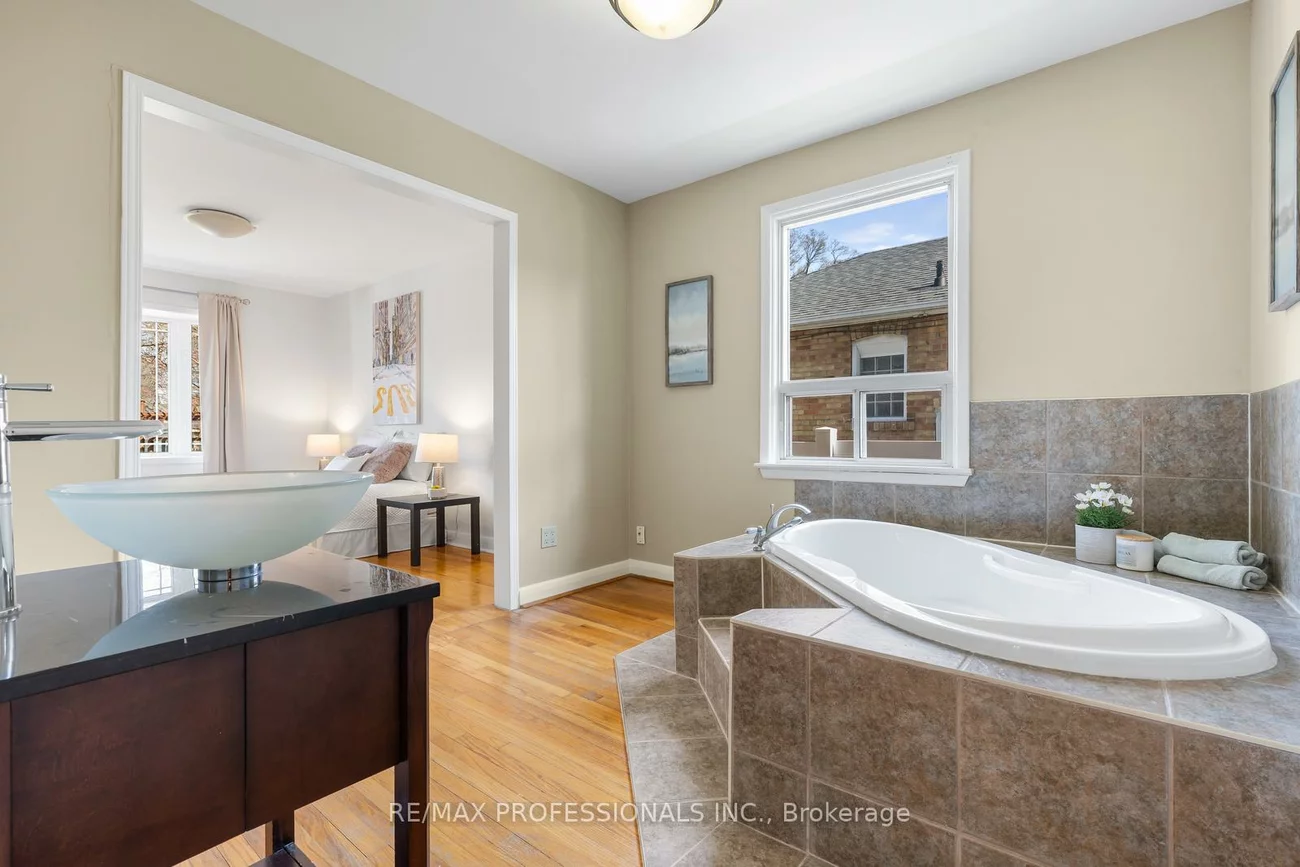 25, Charleston, Islington-City Centre West, Toronto