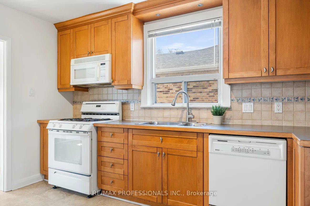 25, Charleston, Islington-City Centre West, Toronto