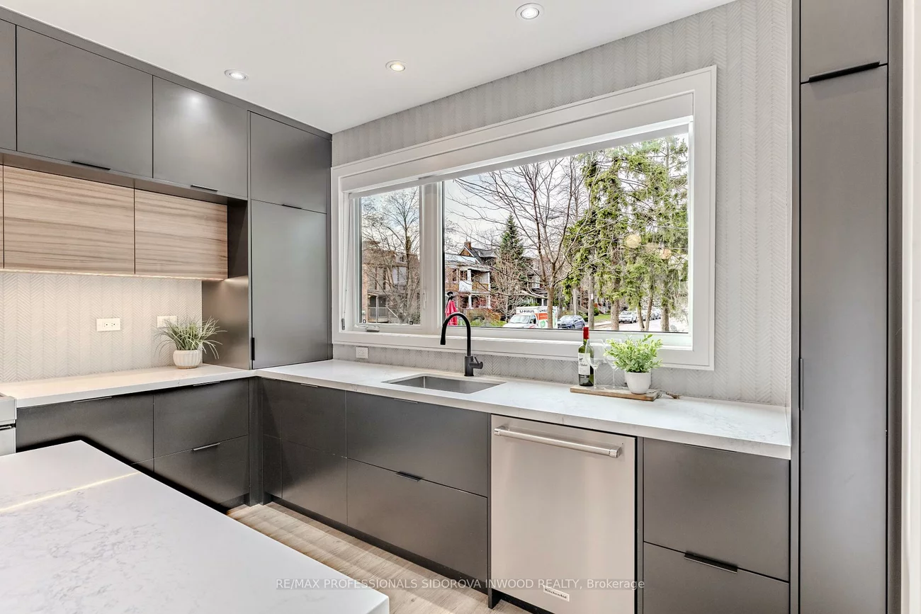 368, Glenlake, High Park North, Toronto