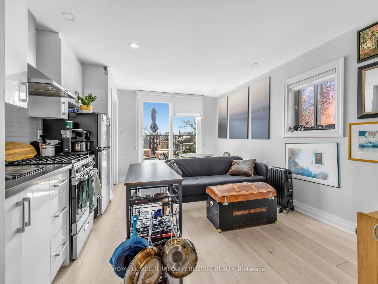 61, Chelsea, High Park North, Toronto