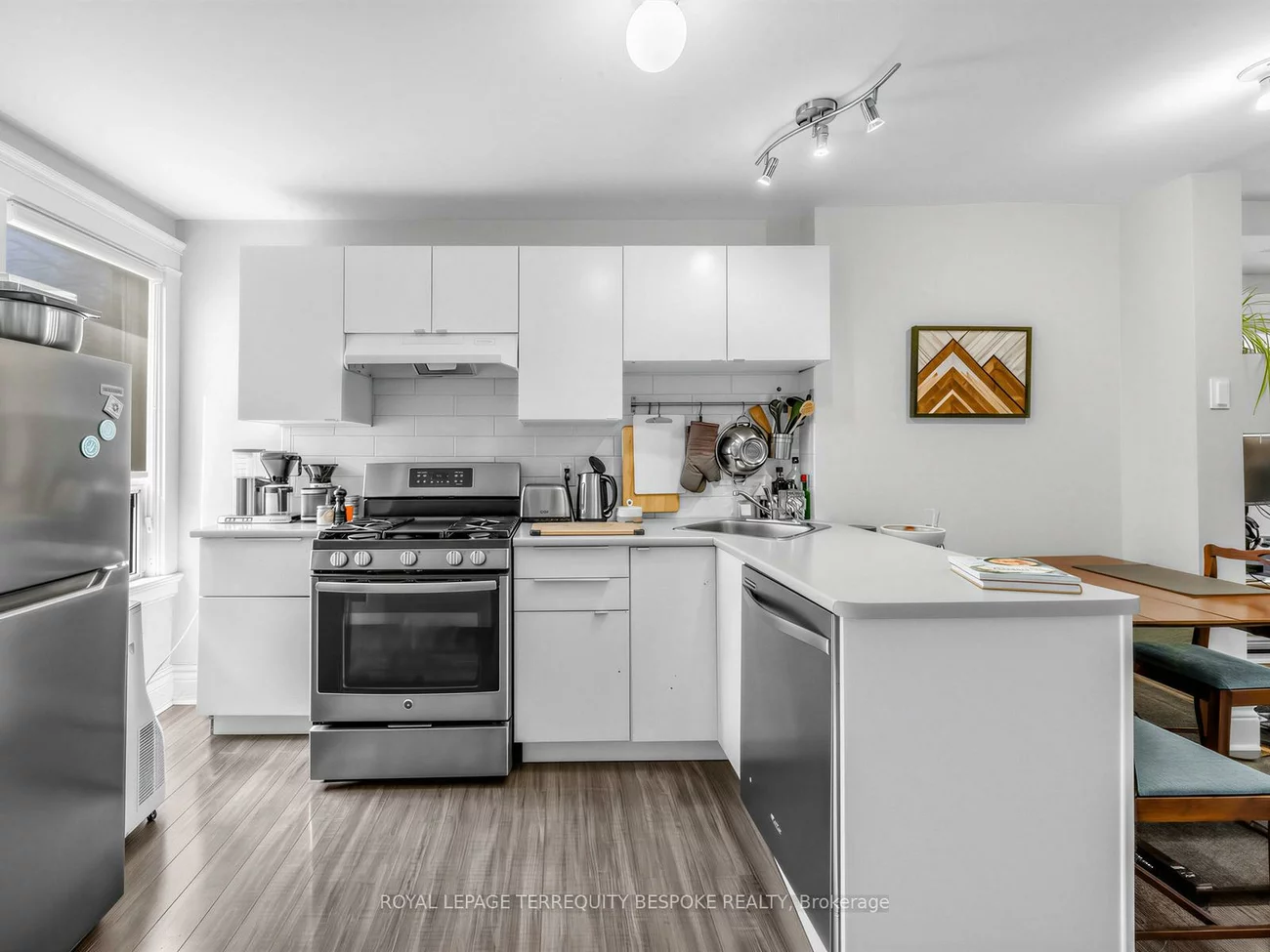 61, Chelsea, High Park North, Toronto