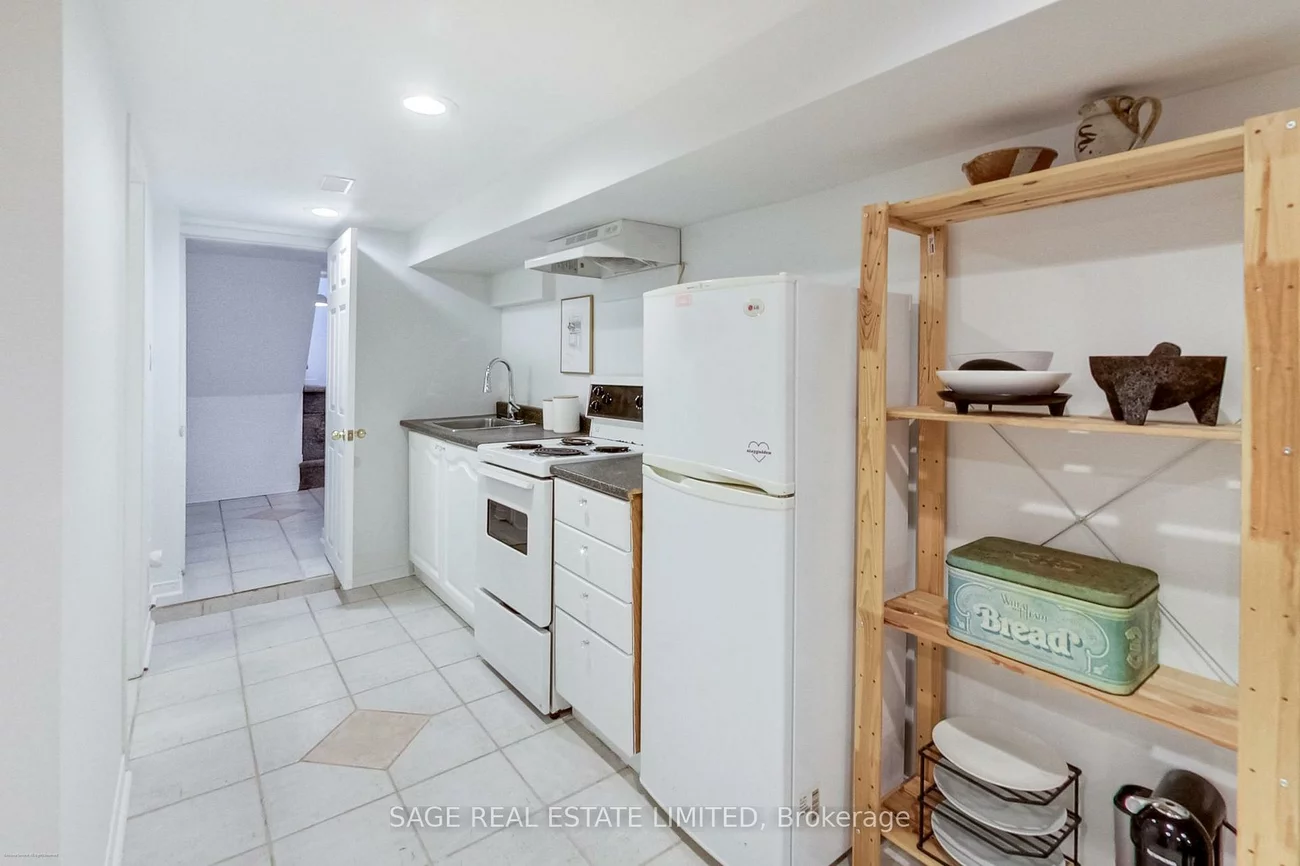 62A, Galley, Roncesvalles, Toronto