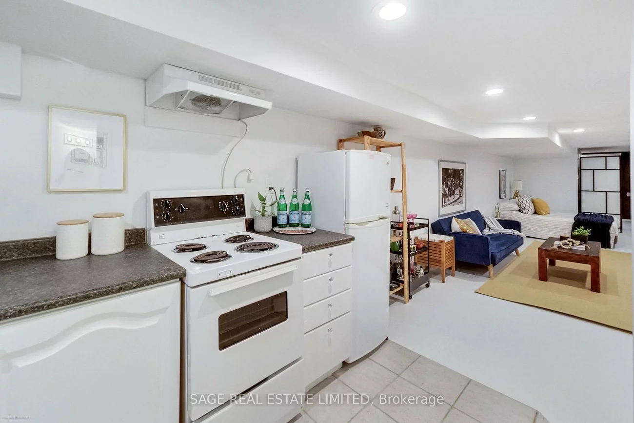 62A, Galley, Roncesvalles, Toronto