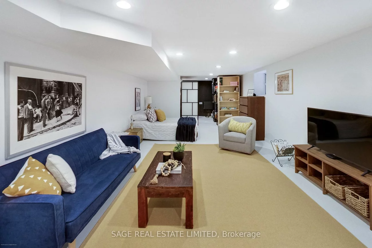 62A, Galley, Roncesvalles, Toronto