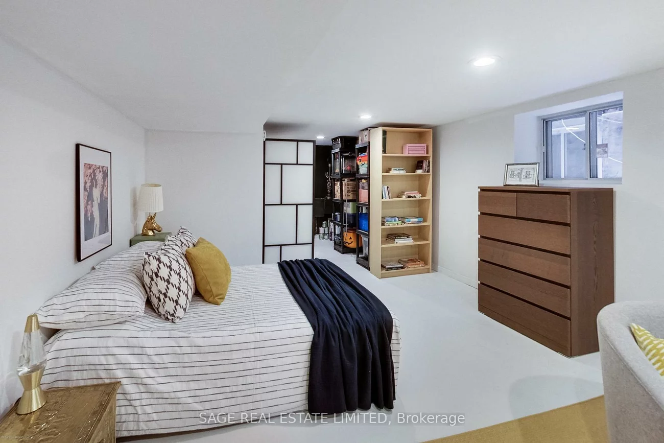 62A, Galley, Roncesvalles, Toronto