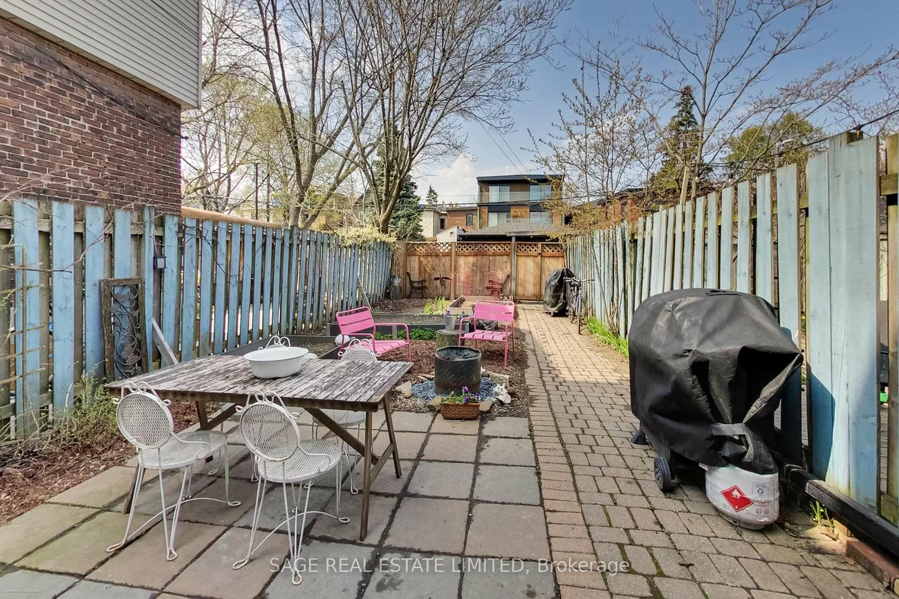 62A, Galley, Roncesvalles, Toronto