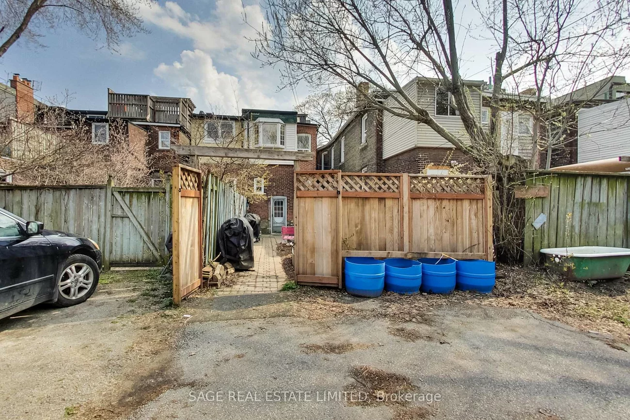 62A, Galley, Roncesvalles, Toronto