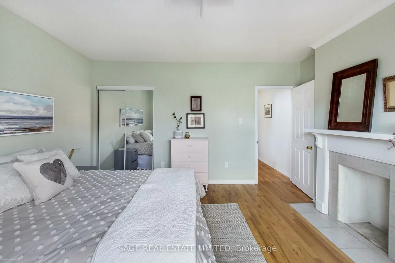 62A, Galley, Roncesvalles, Toronto