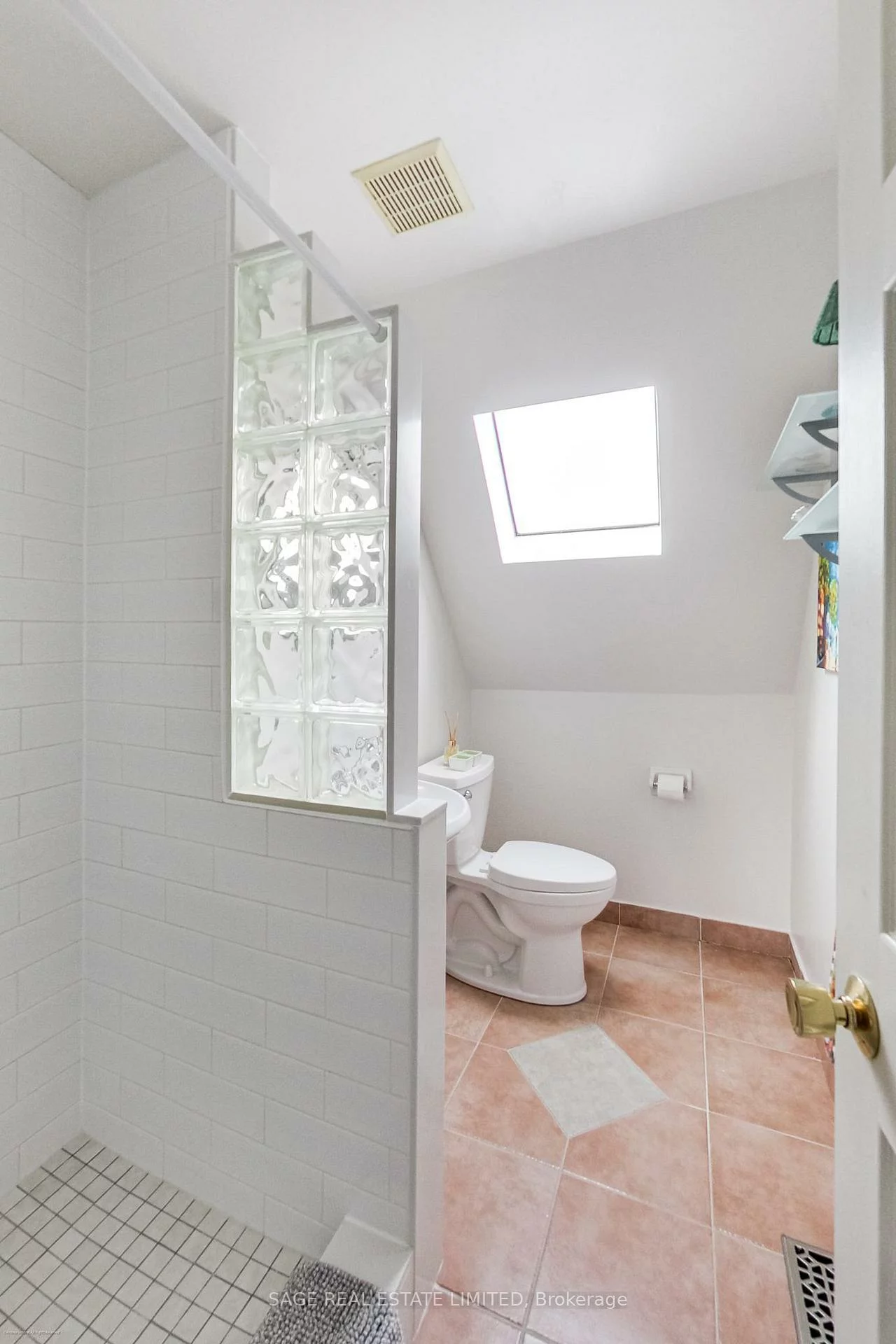 62A, Galley, Roncesvalles, Toronto