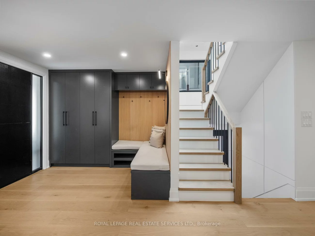 313, Willard, Runnymede-Bloor West Village, Toronto