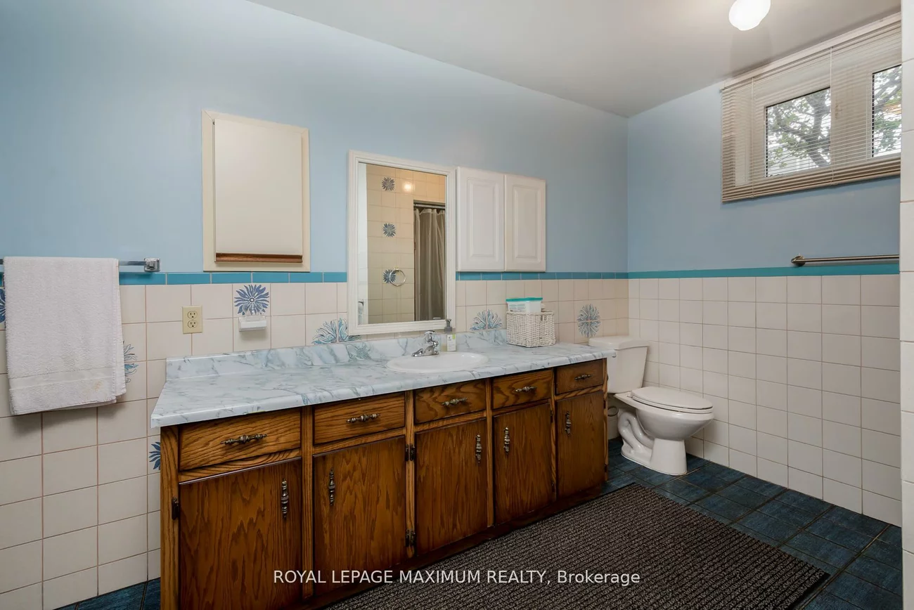 119, Glen Long, Yorkdale-Glen Park, Toronto