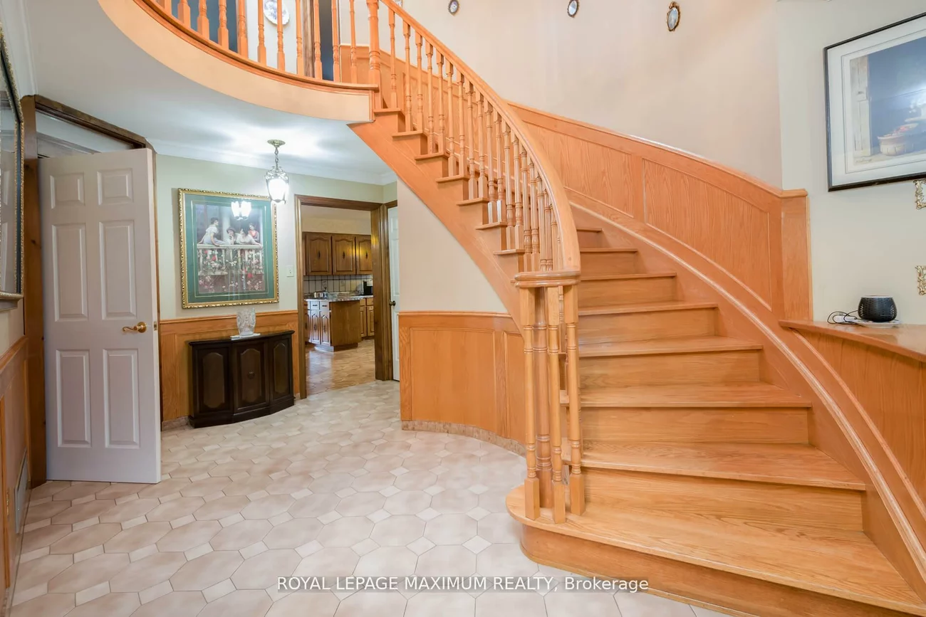 119, Glen Long, Yorkdale-Glen Park, Toronto