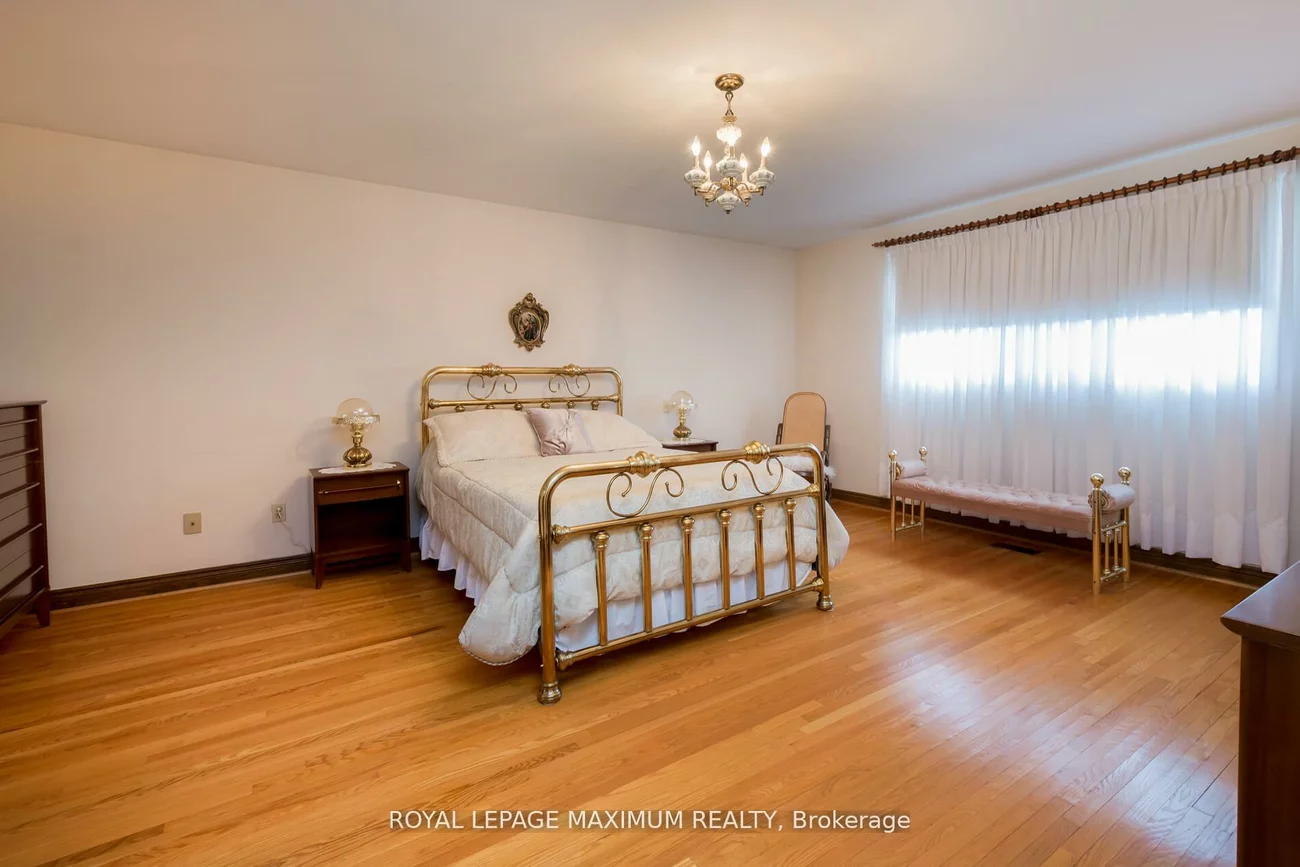 119, Glen Long, Yorkdale-Glen Park, Toronto