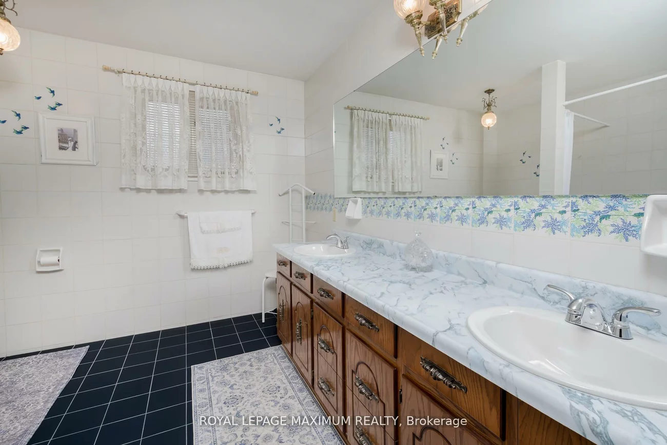 119, Glen Long, Yorkdale-Glen Park, Toronto